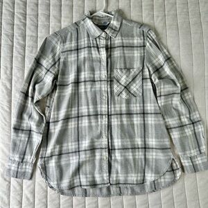 Old Navy Soft 100% Cotton M Classic Fit Women’s Flannel Plaid Gray EUC Boyfriend
